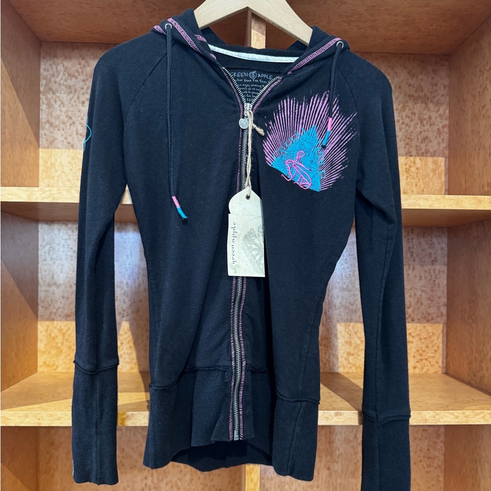 Green Apple Eco Bamboo Yoga Embroidered Black Cairo Hoodie - Women’s Small - NWT